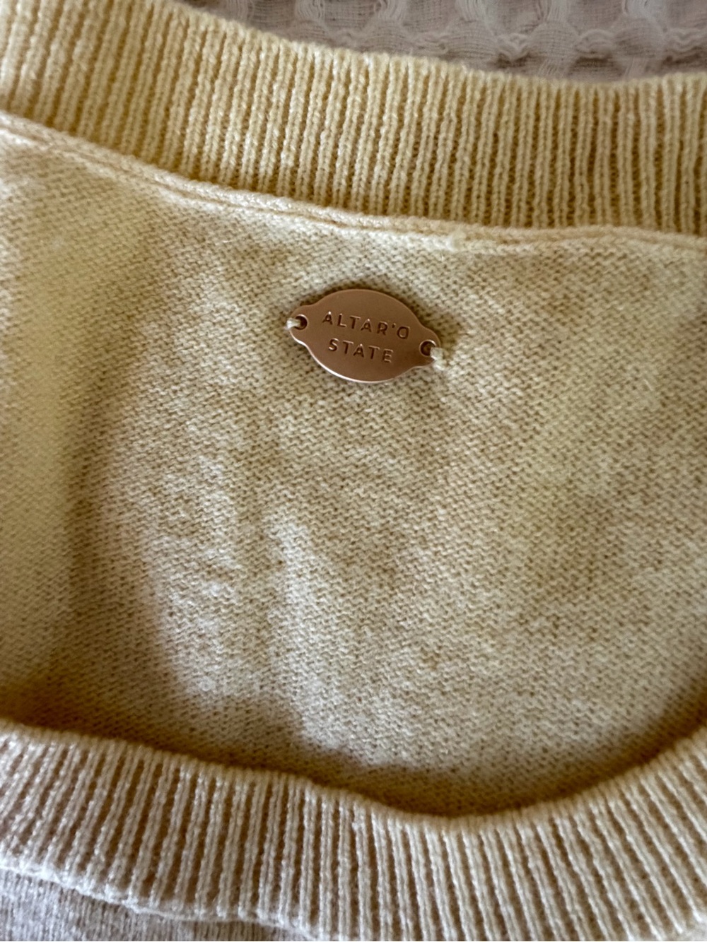 NWT Altar’d State 100% Cashmere Butter Yellow Sweater XL - Picture 3 of 10